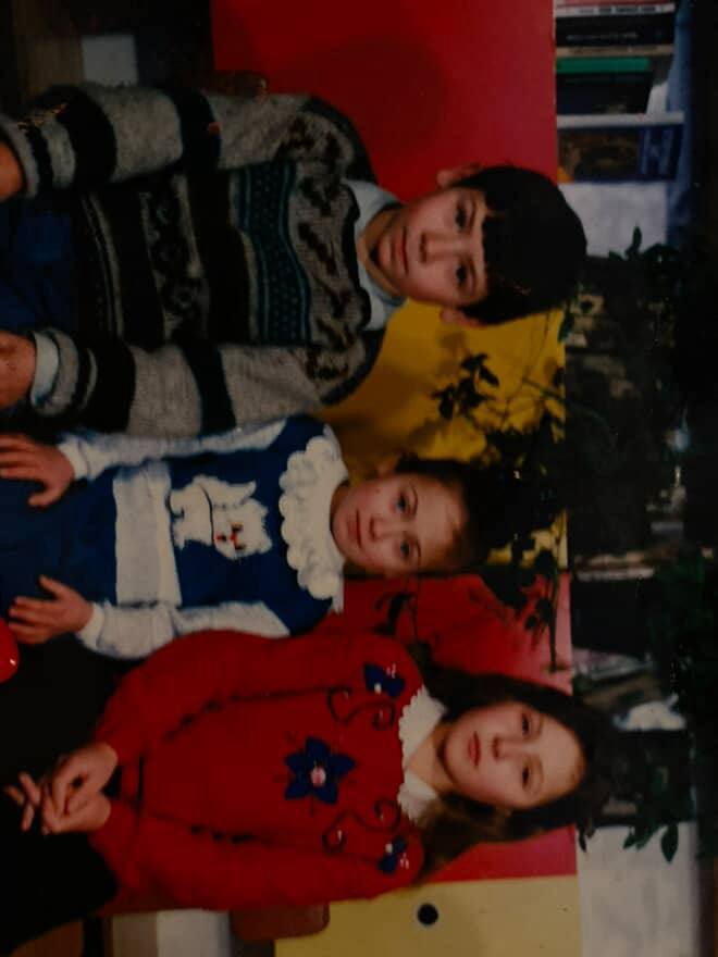 Юная Данута &ndash; крайняя справа